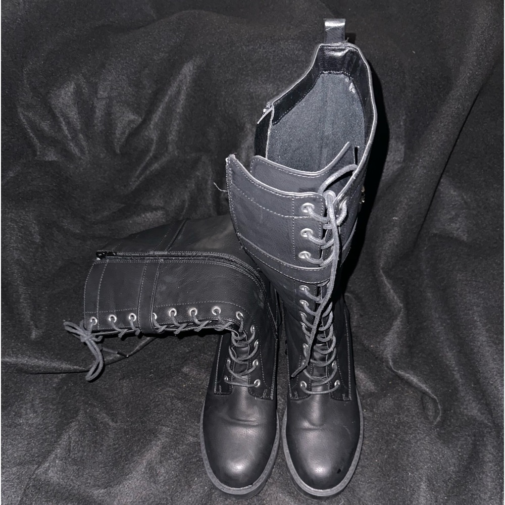 Combat boots